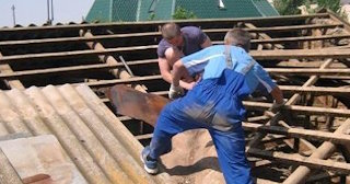 Демонтаж крыши в Кизилюрте - стоимость работ от 740 рублей за м2
