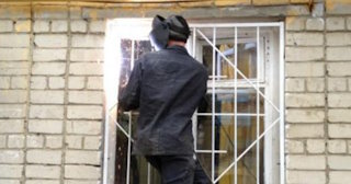 Профессиональный демонтаж решеток в Кизилюрте от Сварной-Кзт - от 581 руб.
